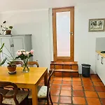 Charming Flatlet In Constantia
