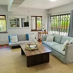 Charming Flatlet In Constantia