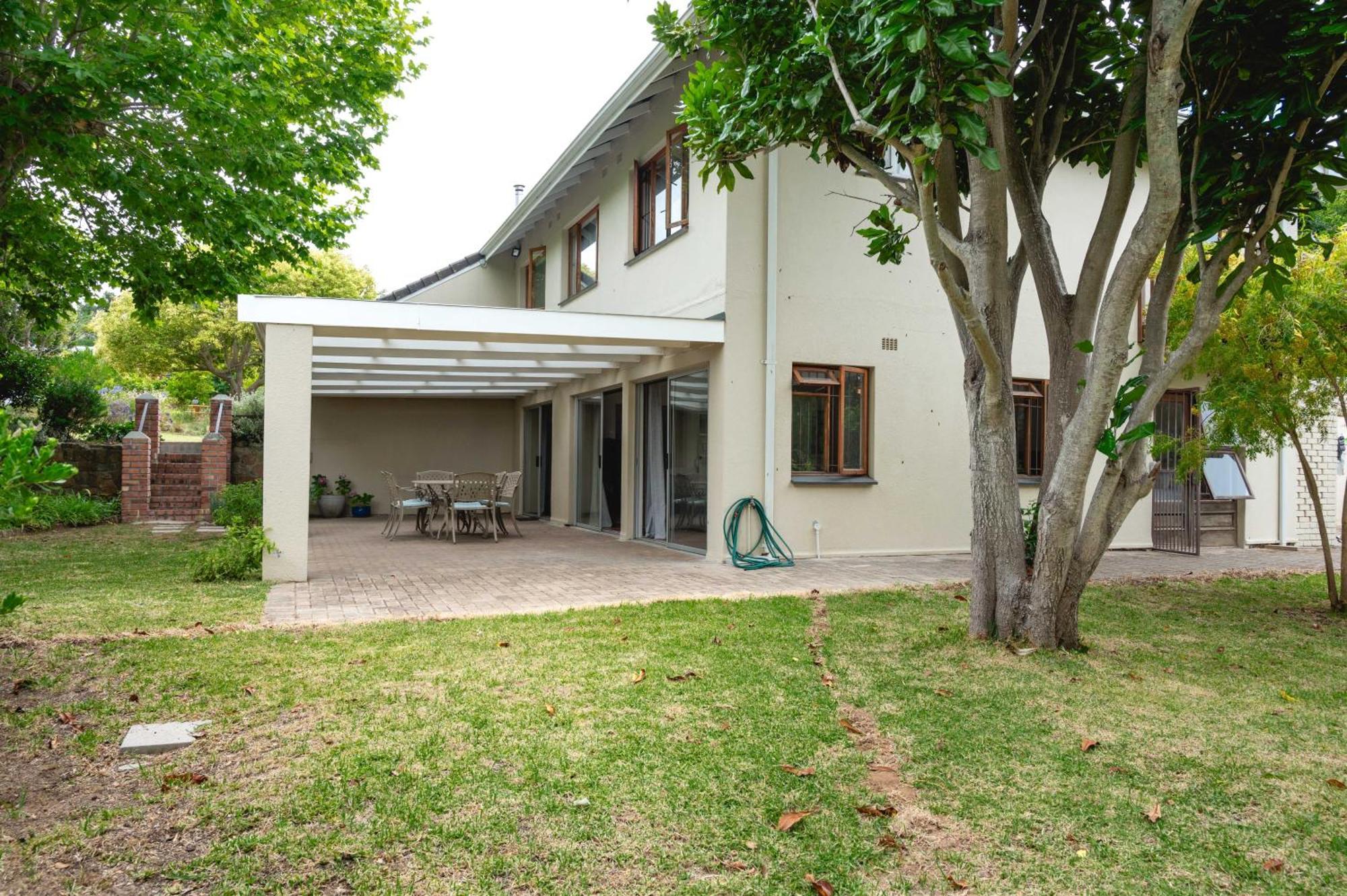 Charming Flatlet In Constantia Cape Town