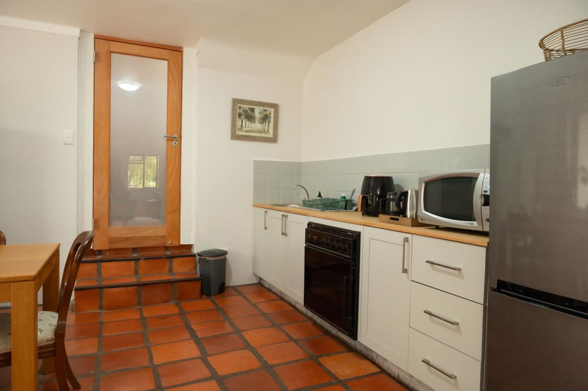 Charming Flatlet In Constantia Apartment
