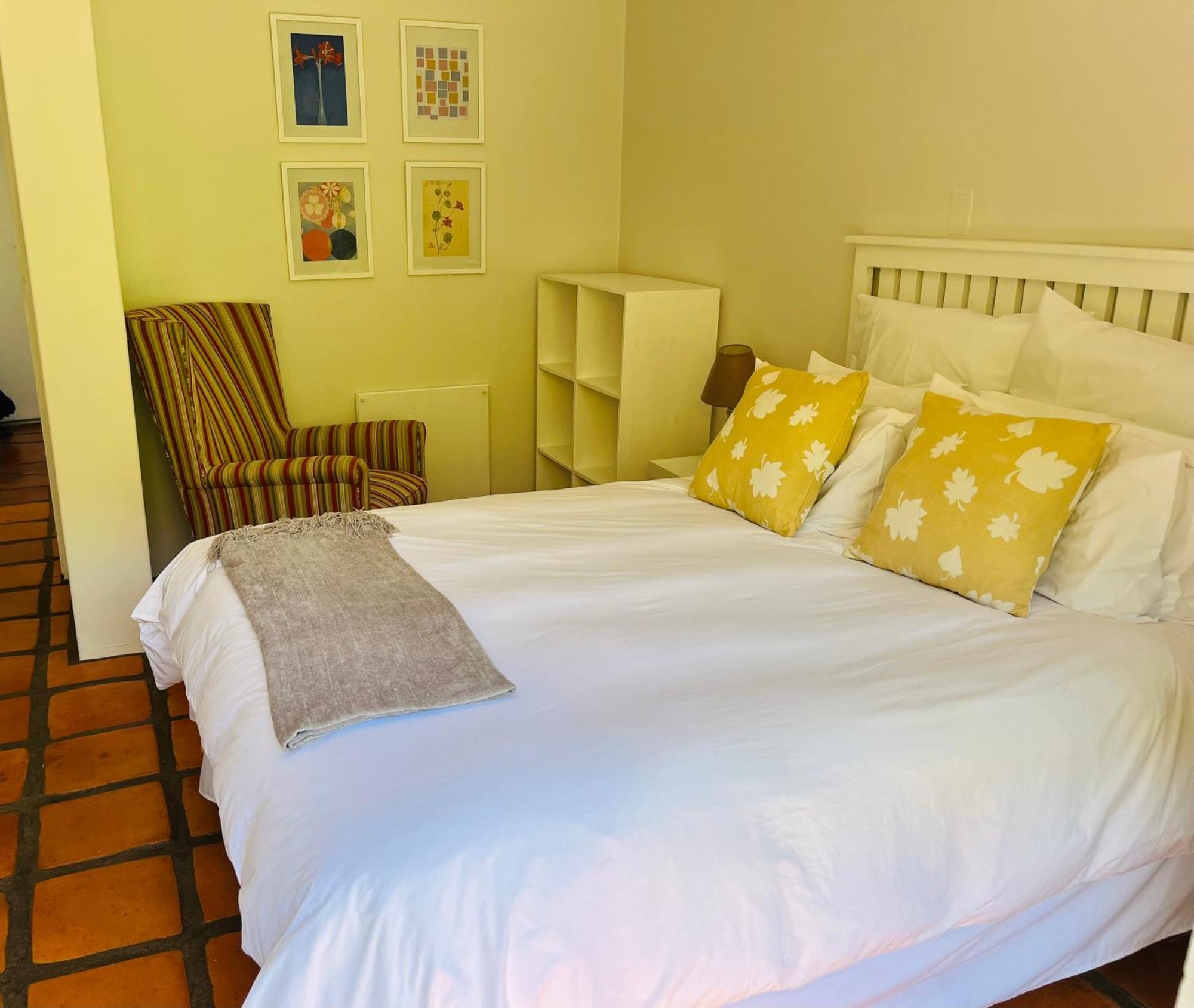 Charming Flatlet In Constantia