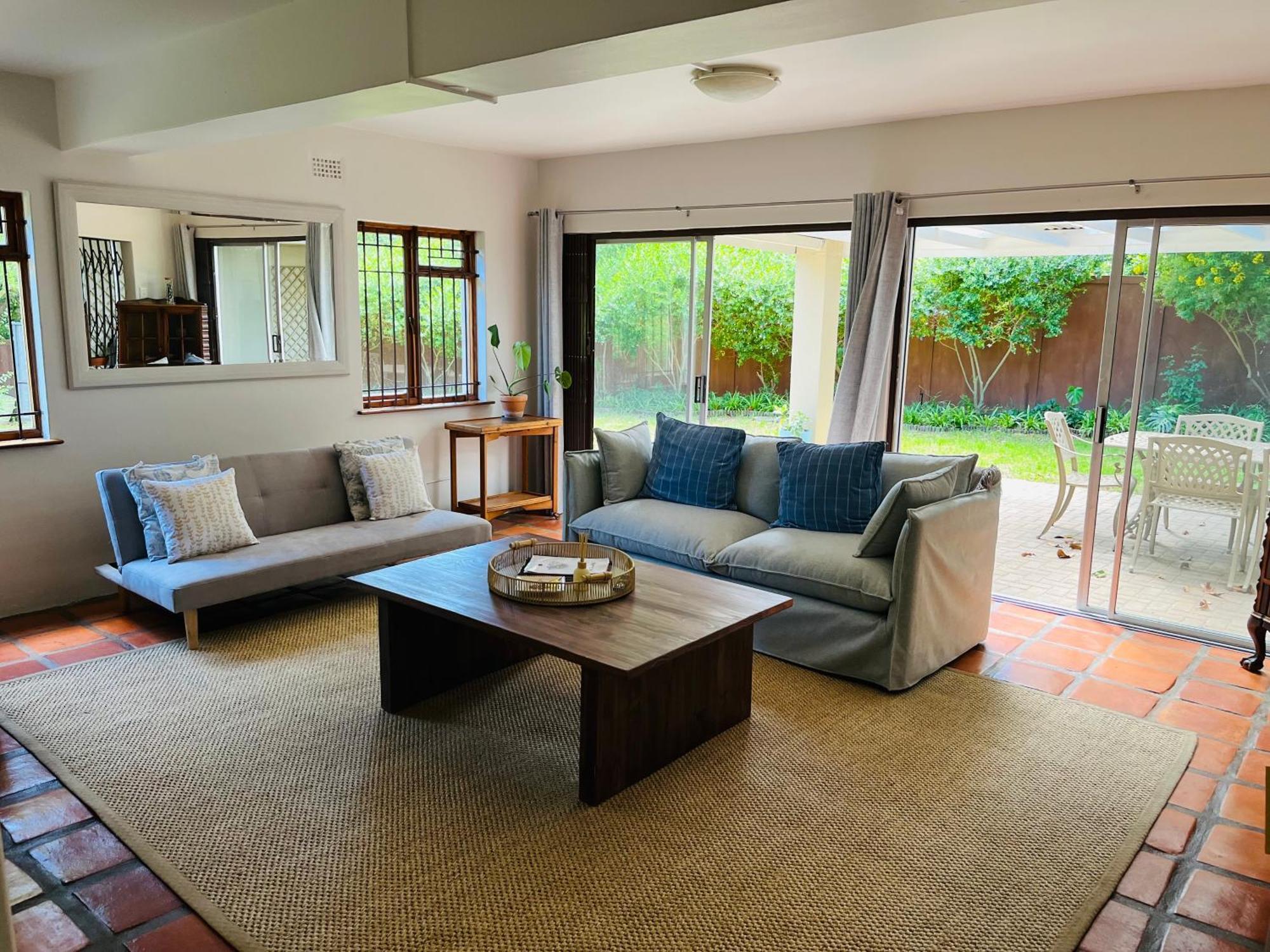 Charming Flatlet In Constantia Apartment *