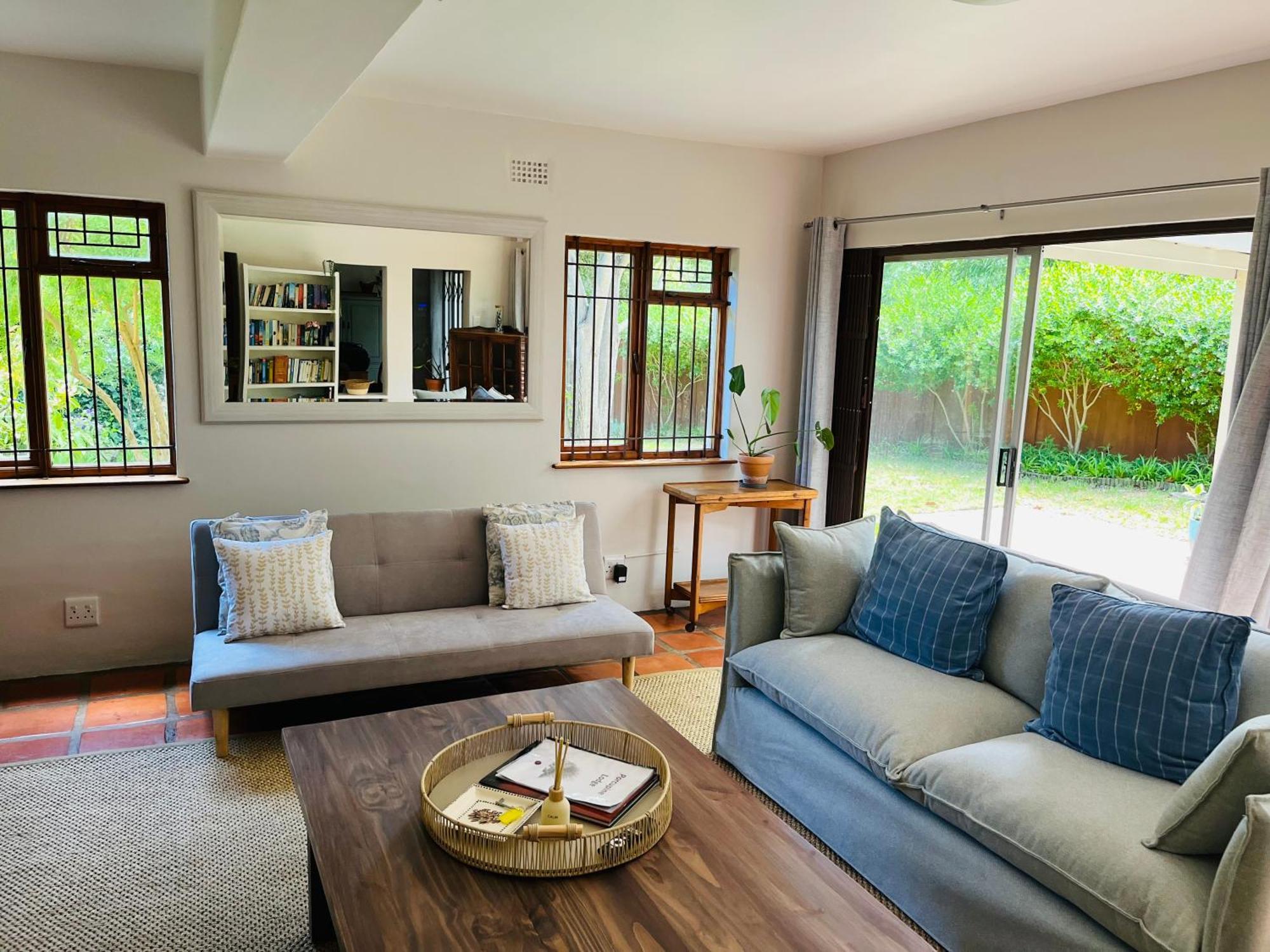 Apartment Charming Flatlet In Constantia Cape Town